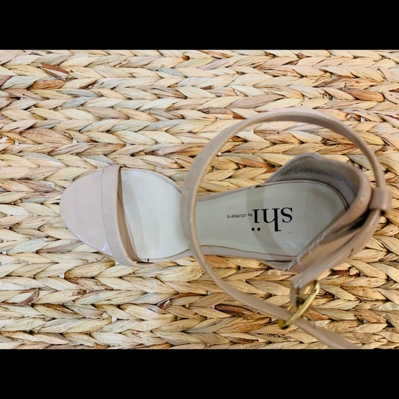 Classic nude, strappy stiletto - Picture 3 of 4